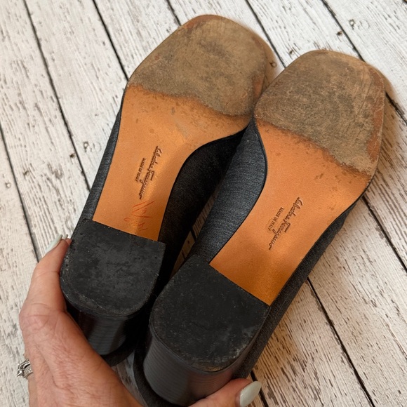 Salvatore Ferragamo Gray Heels with Sophisticated Design size 9 - Picture 6 of 9